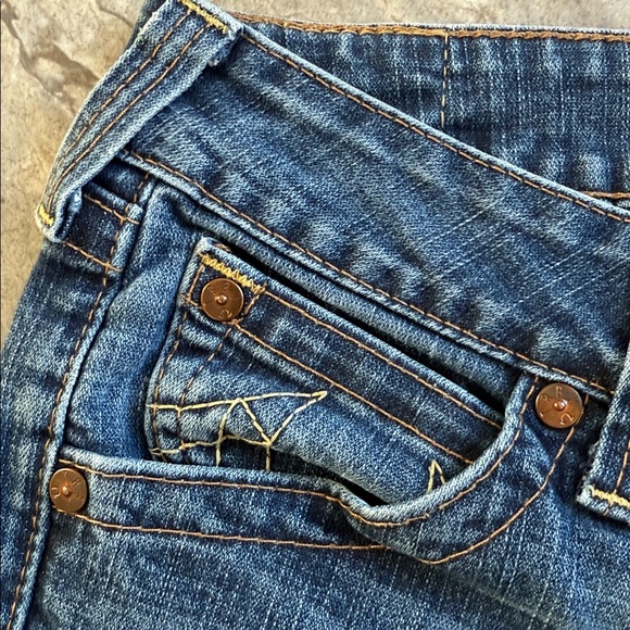 True religion size 31 cut 602662 Classic Blue Women's Jeans - Picture 3 of 14